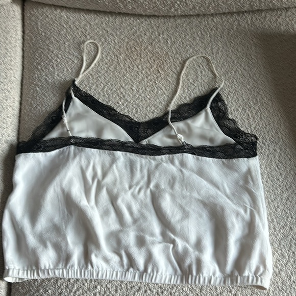 Wilfred Free Cropped Contrast Lace Tank - Agyness Camisole - Picture 5 of 5